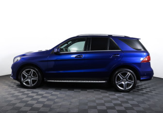 Подержанный автомобиль Mercedes-Benz GLE 2017 года (8 фото)