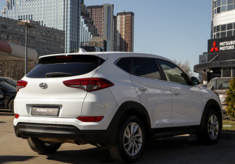 Подержанный автомобиль Hyundai Tucson 2017 года (4 фото)