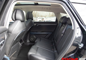 Подержанный автомобиль Voyah Free 2023 года (9 фото)