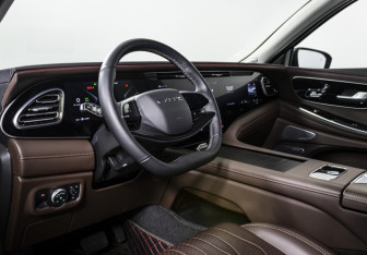 Подержанный автомобиль Exeed VX 2023 года (12 фото)