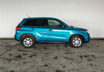 Подержанный автомобиль Suzuki Vitara 2016 года (8 фото)