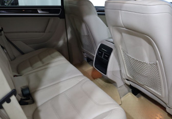 Подержанный автомобиль Volkswagen Touareg 2012 года (21 фото)