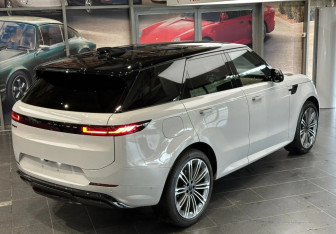 Новый Land Rover Range Rover Sport 2026 (8 фото)