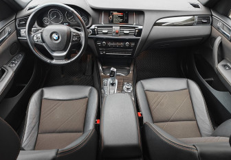 Подержанный автомобиль BMW X3 2016 года (10 фото)