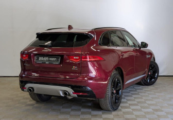 Подержанный автомобиль Jaguar F-Pace 2016 года (5 фото)
