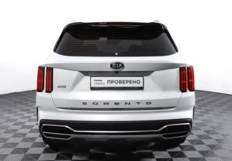 Подержанный автомобиль Kia Sorento 2021 года (6 фото)