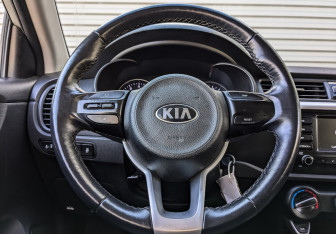 Подержанный автомобиль Kia Rio Hatchback 2020 года (20 фото)