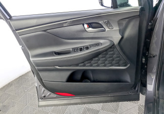 Подержанный автомобиль Hyundai Santa Fe 2022 года (19 фото)