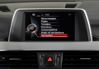 Подержанный автомобиль BMW X1 2017 года (15 фото)