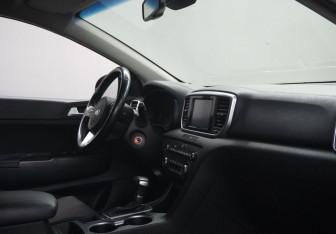 Подержанный автомобиль Kia Sportage 2018 года (12 фото)