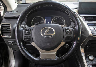 Подержанный автомобиль Lexus NX 2016 года (15 фото)