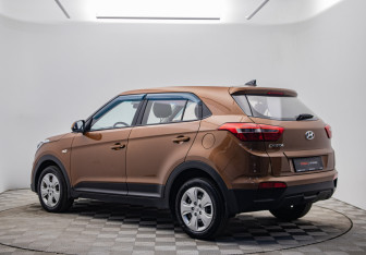 Подержанный автомобиль Hyundai Creta 2019 года (7 фото)