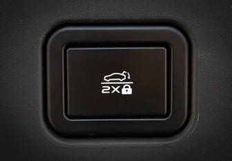 Подержанный автомобиль Changan UNI-V 2023 года (34 фото)