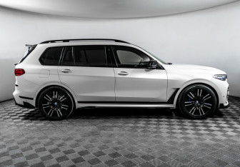Подержанный автомобиль BMW X7 2020 года (4 фото)