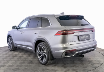 Подержанный автомобиль Geely Monjaro 2024 года (7 фото)