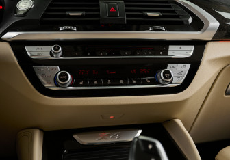 Подержанный автомобиль BMW X4 2019 года (17 фото)