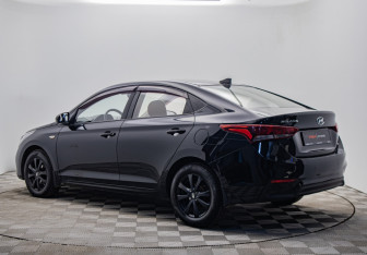 Подержанный автомобиль Hyundai Solaris Sedan 2017 года (3 фото)