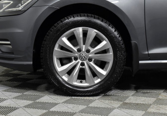 Подержанный автомобиль Volkswagen Golf Hatchback 2018 года (7 фото)