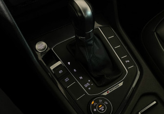 Подержанный автомобиль Volkswagen Tiguan 2018 года (17 фото)