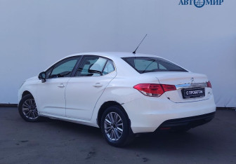 Подержанный автомобиль Citroen C4 Sedan 2014 года (6 фото)