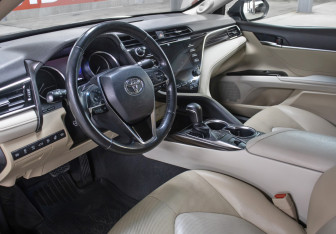 Подержанный автомобиль Toyota Camry Sedan 2018 года (16 фото)