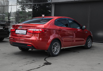 Подержанный автомобиль Kia Rio Sedan 2012 года (4 фото)