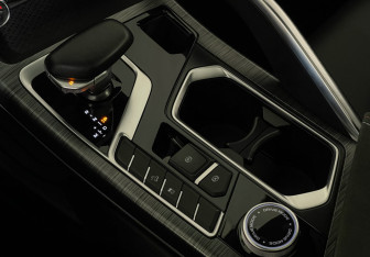 Подержанный автомобиль Geely Tugella 2022 года (19 фото)