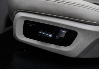 Подержанный автомобиль BMW X7 2020 года (11 фото)