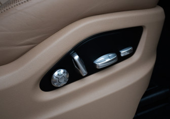 Подержанный автомобиль Porsche Cayenne 2019 года (21 фото)
