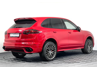 Подержанный автомобиль Porsche Cayenne 2013 года (5 фото)