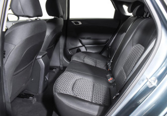 Подержанный автомобиль Kia Ceed Hatchback 2022 года (16 фото)