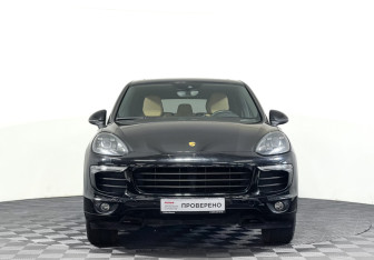 Подержанный автомобиль Porsche Cayenne 2015 года (2 фото)