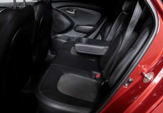Подержанный автомобиль Hyundai ix35 2010 года (10 фото)
