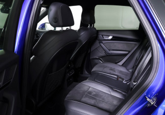 Подержанный автомобиль Audi Q5 2021 года (12 фото)