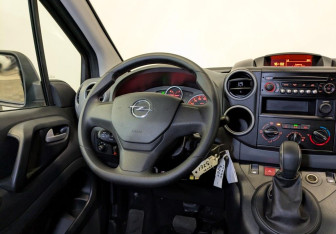 Подержанный автомобиль Opel Combo 2021 года (24 фото)