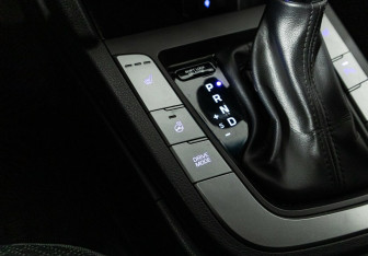 Подержанный автомобиль Hyundai Elantra Sedan 2019 года (18 фото)