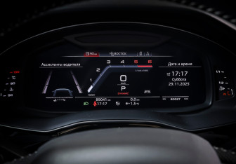 Подержанный автомобиль Audi SQ8 2019 года (15 фото)