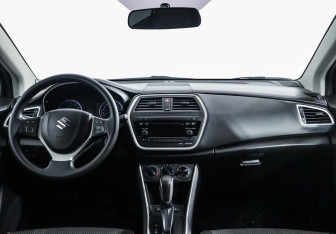 Подержанный автомобиль Suzuki SX4 Hatchback 2014 года (8 фото)