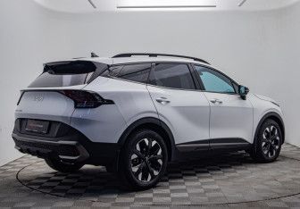 Подержанный автомобиль Kia Sportage 2025 года (5 фото)