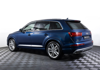 Подержанный автомобиль Audi Q7 2018 года (7 фото)