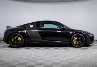 Подержанный автомобиль Audi R8 Coupe 2008 года (4 фото)