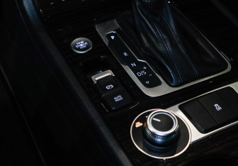 Подержанный автомобиль Volkswagen Touareg 2016 года (15 фото)