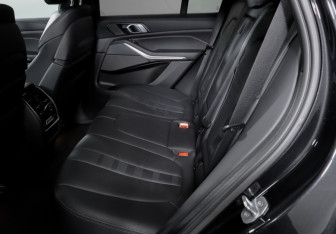 Подержанный автомобиль BMW X5 2019 года (10 фото)