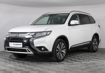 Подержанный автомобиль Mitsubishi Outlander 2019 года (2 фото)