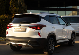 Подержанный автомобиль Kia Seltos 2021 года (4 фото)