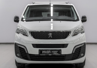 Подержанный автомобиль Peugeot Traveller 2022 года (2 фото)