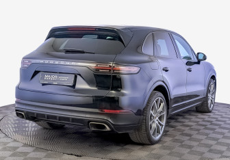 Подержанный автомобиль Porsche Cayenne 2018 года (5 фото)