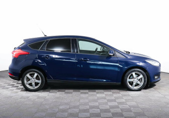 Подержанный автомобиль Ford Focus Hatchback 2016 года (4 фото)