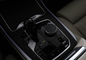 Подержанный автомобиль BMW X7 2021 года (18 фото)