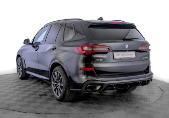 Подержанный автомобиль BMW X5 2021 года (7 фото)